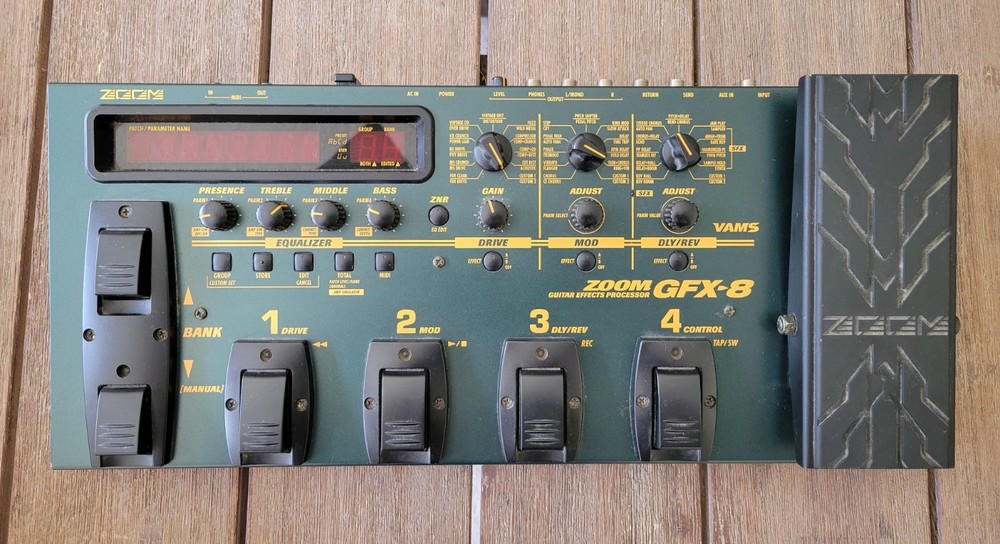 Zoom GFX‑8 Guitar Multi‑Effects Processor 69 Effect Vintage DSP Rack w/ Manual