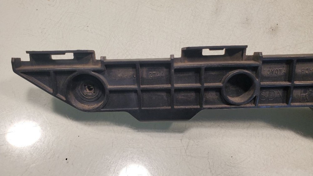 COROLLA S 2013 REAR BUMP BRACKET, RETAINER RH