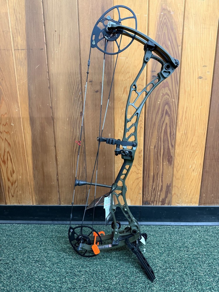Bowtech Solution LS - Right Hand - 70# - OD Green