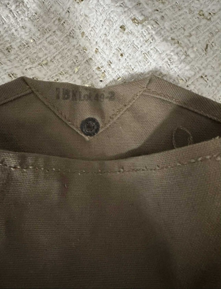 Vintage 1940's US Non-Combatant MIA2-1-1 Adult Gas Mask & Bag And Box Size Large