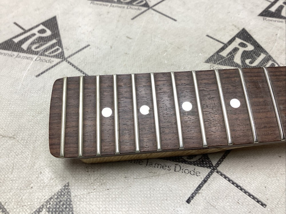 80's Electric Guitar Neck Locking Flame Maple Robin Style