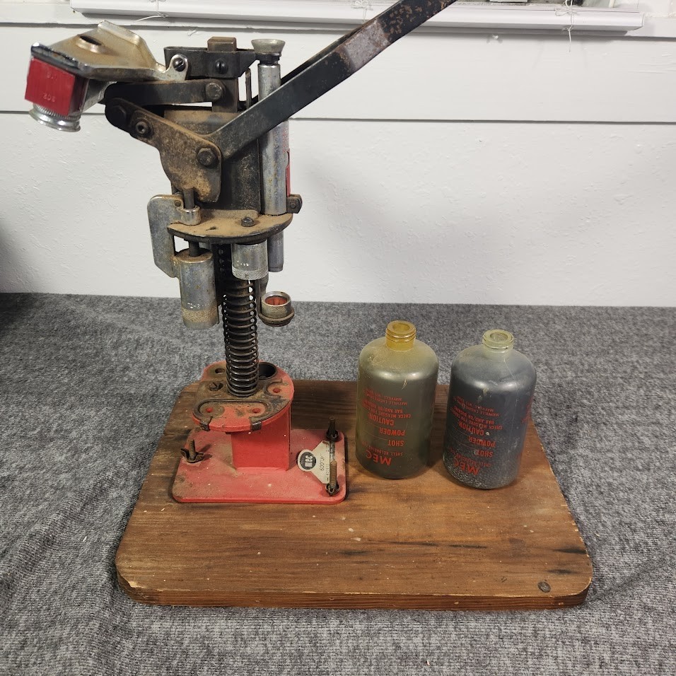MEC 600 Jr mark V 12 Gauge Reloader Untested Sold As IS