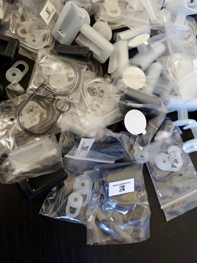 NOKIA BLUETOOTH Replacement Ear Hooks, Ear Plugs, ETC- Attn : CellPhone Stores.