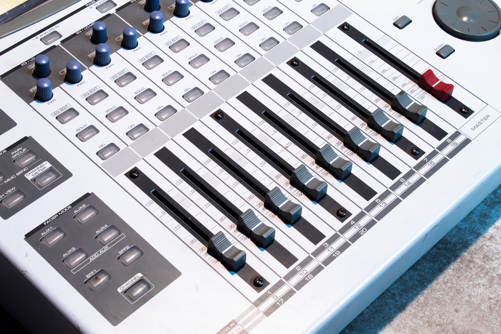 Fostex VM200 Digital Recording Mixer Powers Up