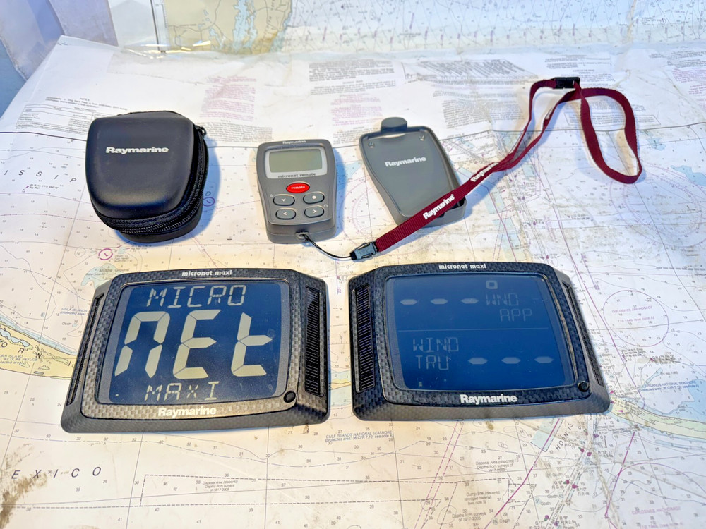 Raymarine Wireless Multi Dual Maxi Display's (+Wind,+Speed,+Depth + Controller)