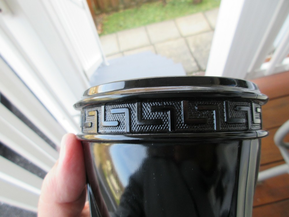 VINTAGE SH~FOOTED BLACK ONYX DESIGN PLANTER!!!NICE!!~~1 POUND!!