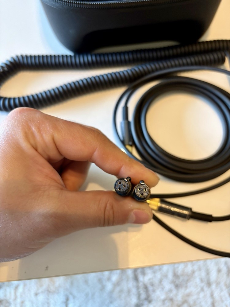 Beyerdynamic DT 1990 Pro ( Open-Back Professional Reference Studio Headphones )