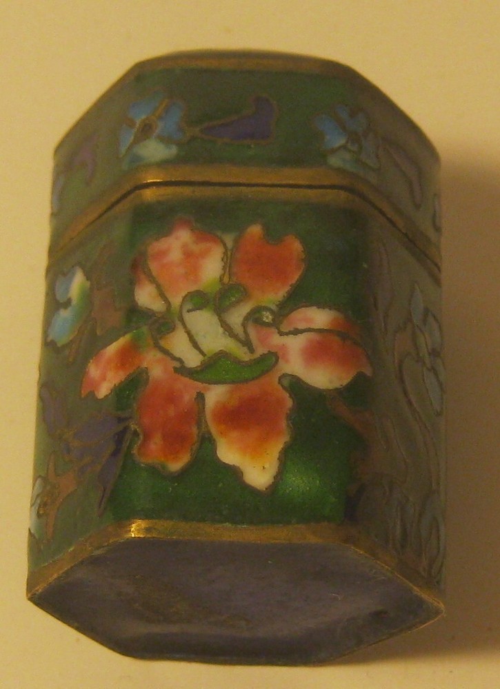 Lovely Small Asian CLOISONNE Snuff Box HEXAGONAL Shape EXCELLENT Condition!!!
