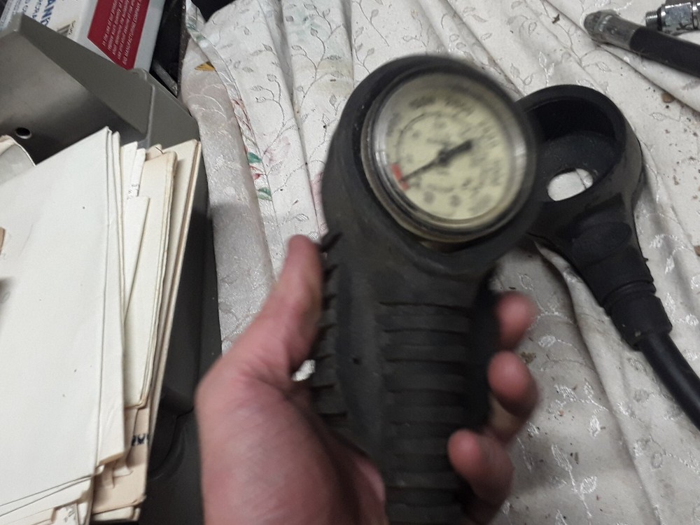 2 Scuba Diving Gauge Sets