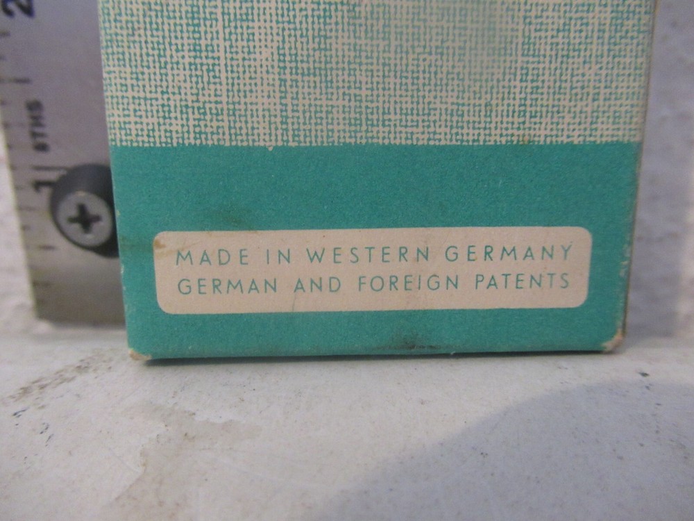 Vintage Hexe Needle Threader in box NICE