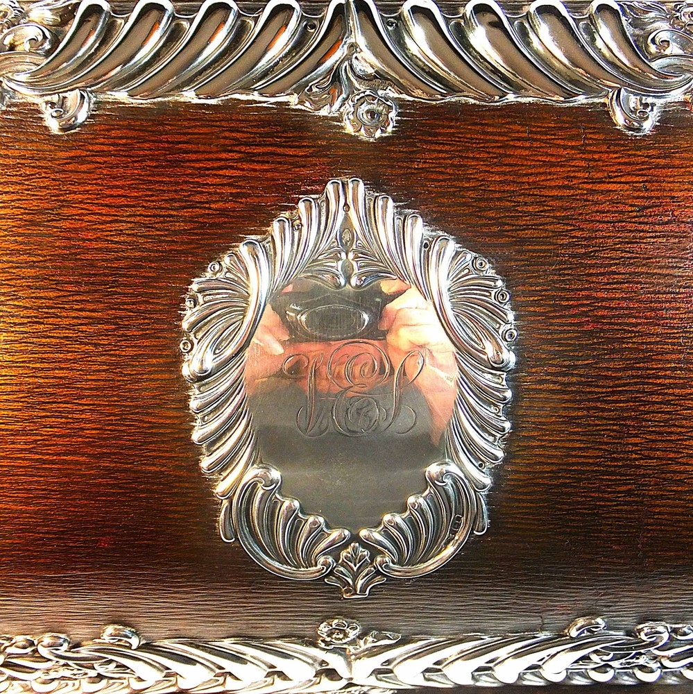 SUPERB SILVER MOUNTED LEATHER STATIONARY BOX by WILLIAM COMYNS - 1908