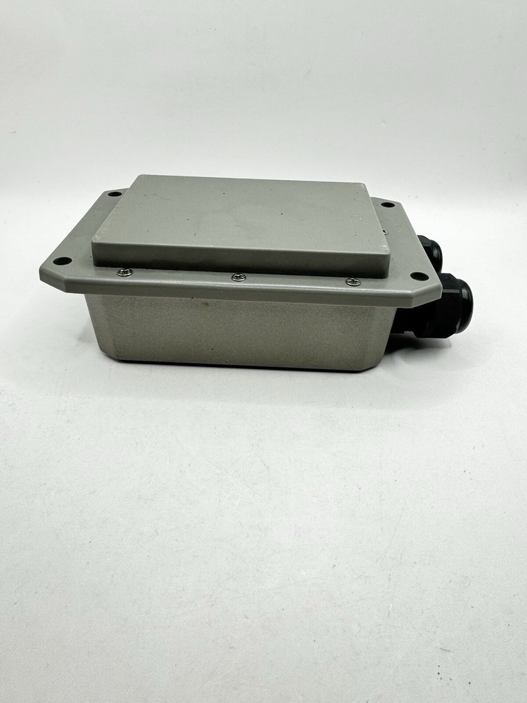 StarTech.com Metal IP67 Wireless POE Access Point - 300Mbps 2.4GHz - E26