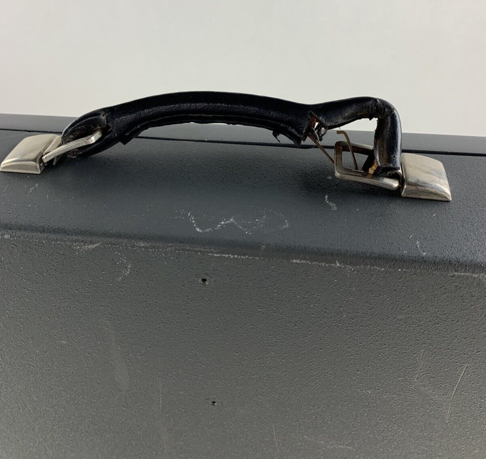 Astro-Med Dash 10 250v RMS Data Logger Powers On