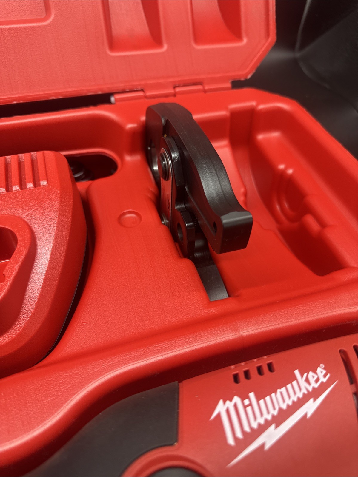 Milwaukee 2473-22 M12 Lithium-Ion Force Logic Press Tool Kit w/ Jaws #2