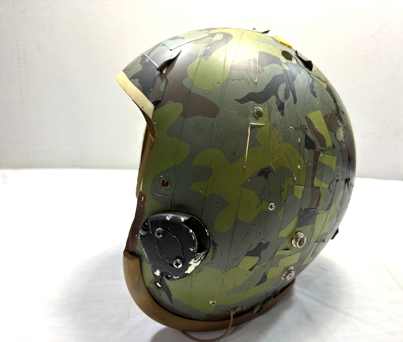 B-52 Camo Hgu-22 Flight Helmet Shell, used-demil Large Tape/edgeroll/bayos