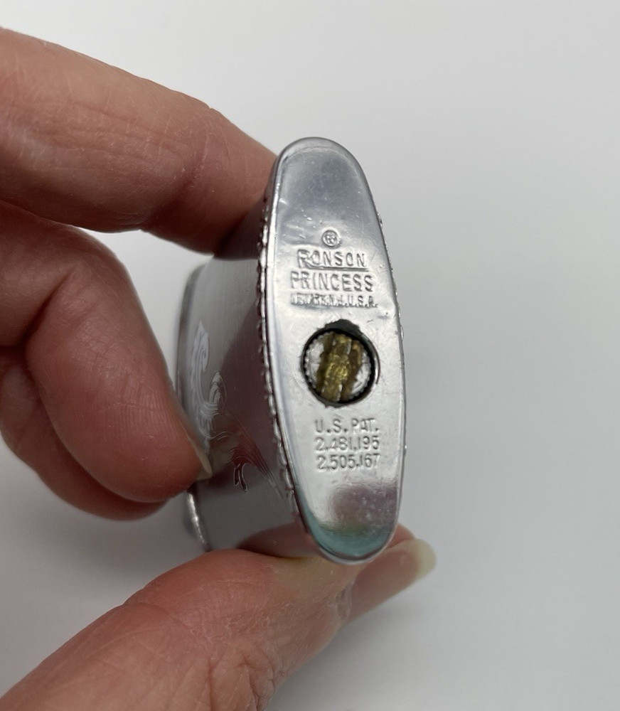 Ronson Princess Lighter Vintage, Pull & Twist Base