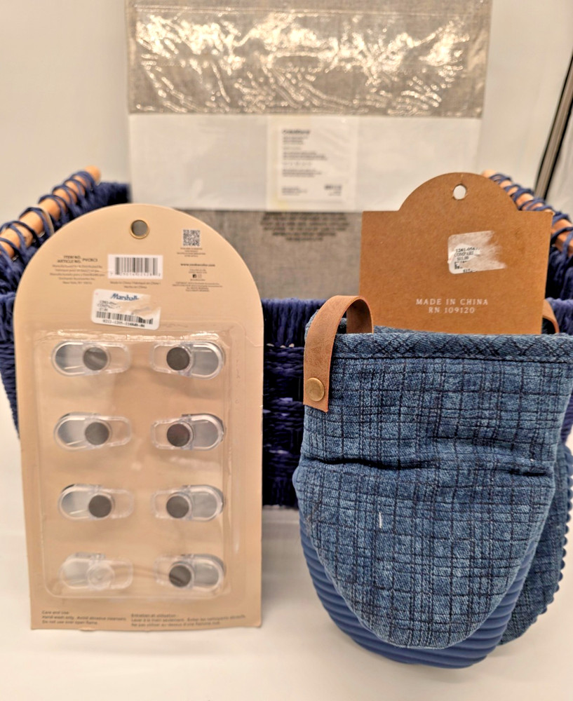 Kitchen Bundle New – Cutting Boards, Farberware Shears, Oven Mitts, Basket /Tool