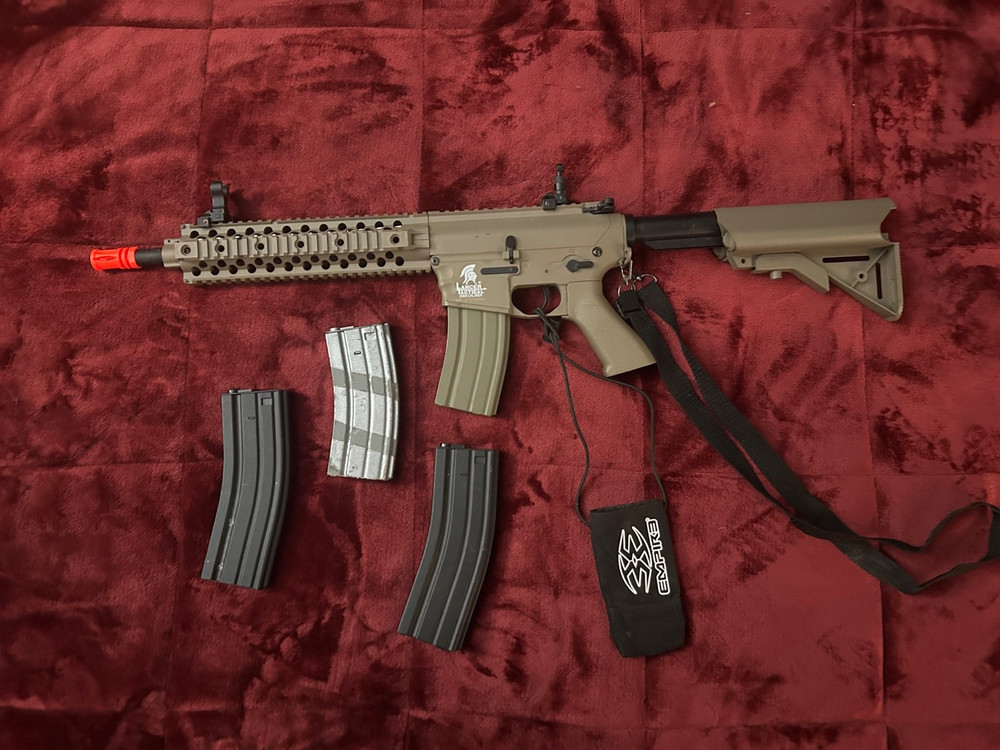 Lancer Tactical airsoft gun electric