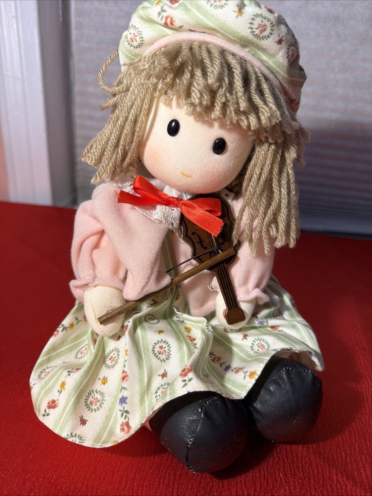 Dolmax Musical Dolls Vintage