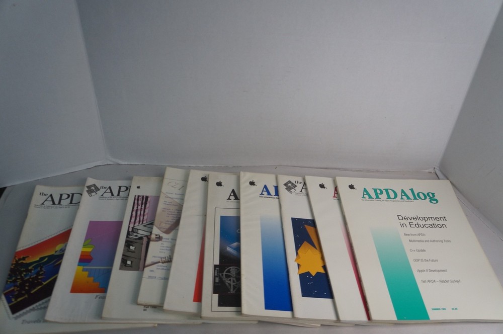 lot of 10 Vintage Apple APDAlog Catalogs For Programmers & Developers APDA Log