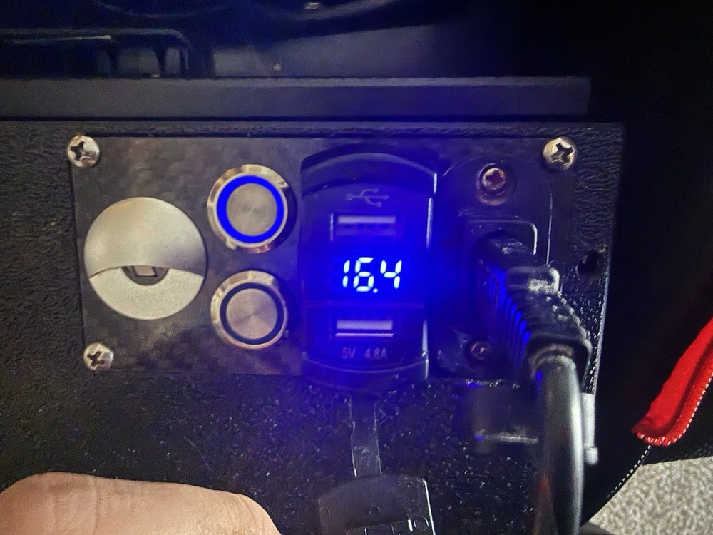 Lowrance HD Innovations Eagle 9 Fishfinder Chartplotter Sonar Kit