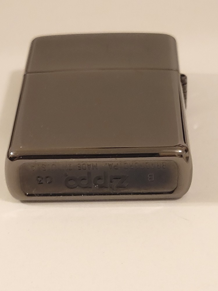 ZIPPO 2003 Polished Retired Chrome Wolve Zippo Lighter