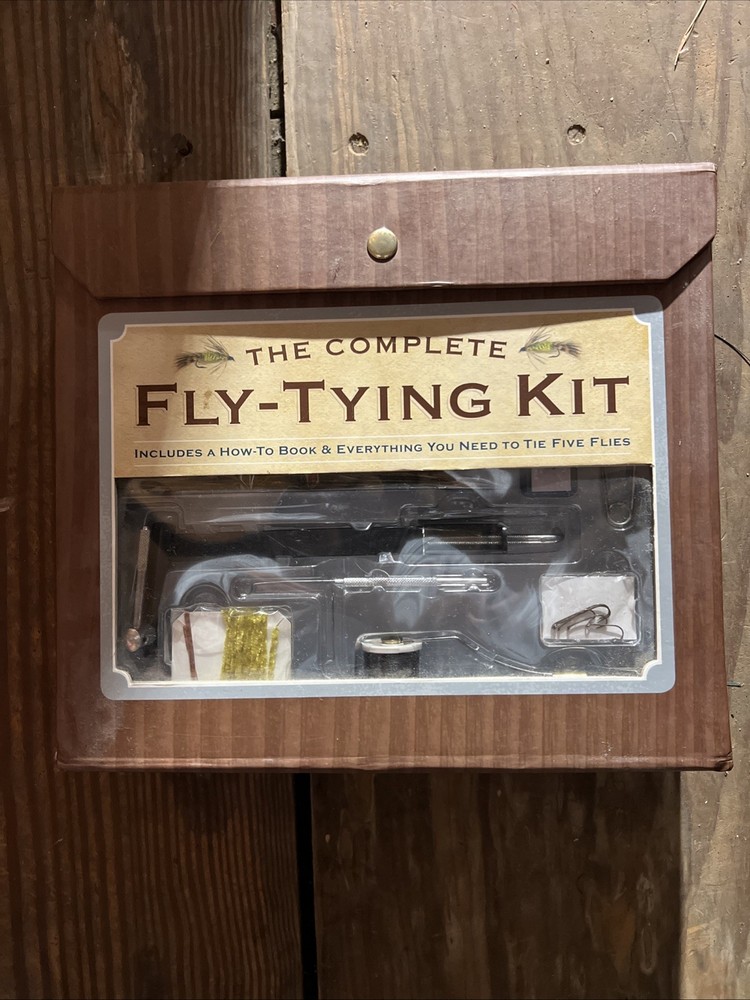 Becker&Mayer! The Complete Fly-Tying Kit NOS with Book