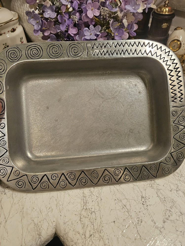 Wilton Armetale Rectangular Baker Pan, 14" Long ..10" Wide, Reggae Pattern