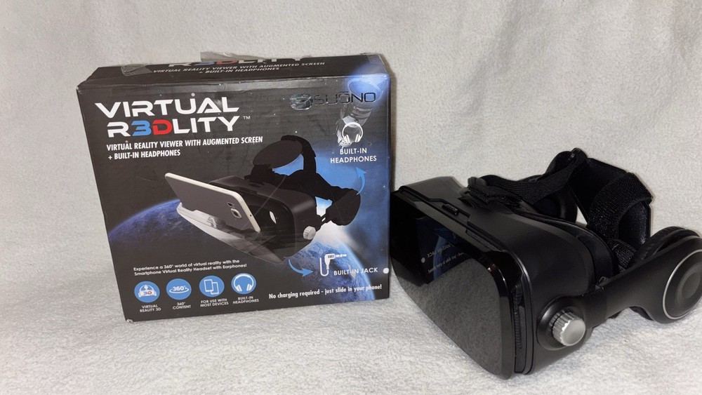 Virtual Redlity Viewer With Augmented Screen Built In Headphones