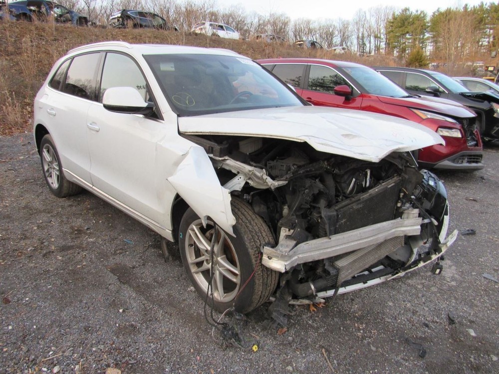 Q5 2017 Glove Box 1102002