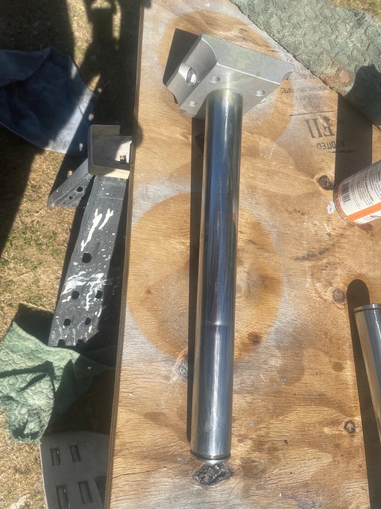Cherokee 6 Nose Strut Chrome