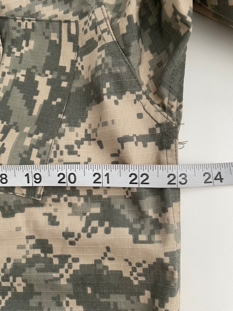 US Army Mens Size Medium Regular Green Tan Digital Camo Button Down Field Jacket