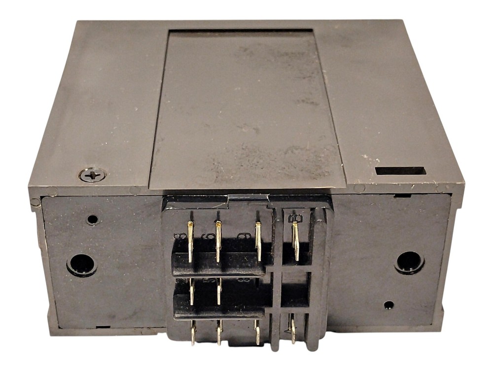 Eagle Signal DZ100A3 120 V AC/DC 10 A 2 Digit Solid State Counter Module