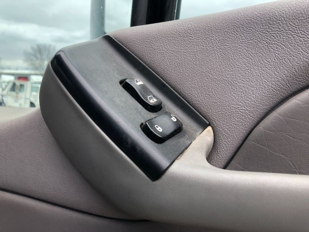 Peterbilt 387 Right/Passenger Door Electrical Switch - Used