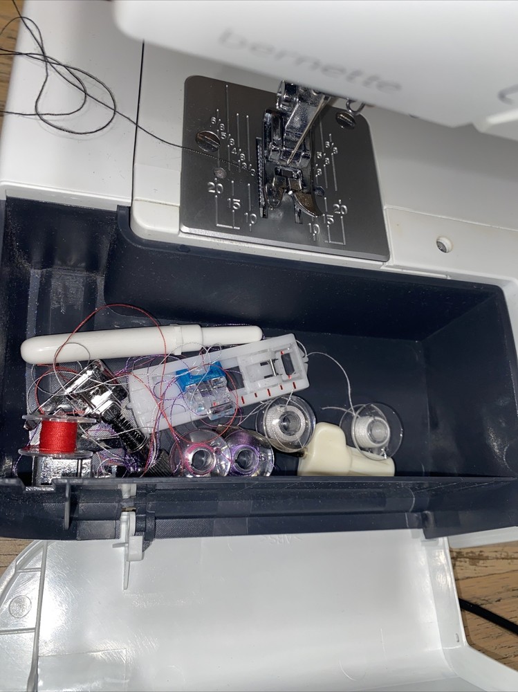 Bernette 33 Swiss Design Sewing Machine