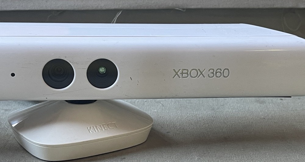 Microsoft Xbox 360 Kinect Sensor - White - Tested Working