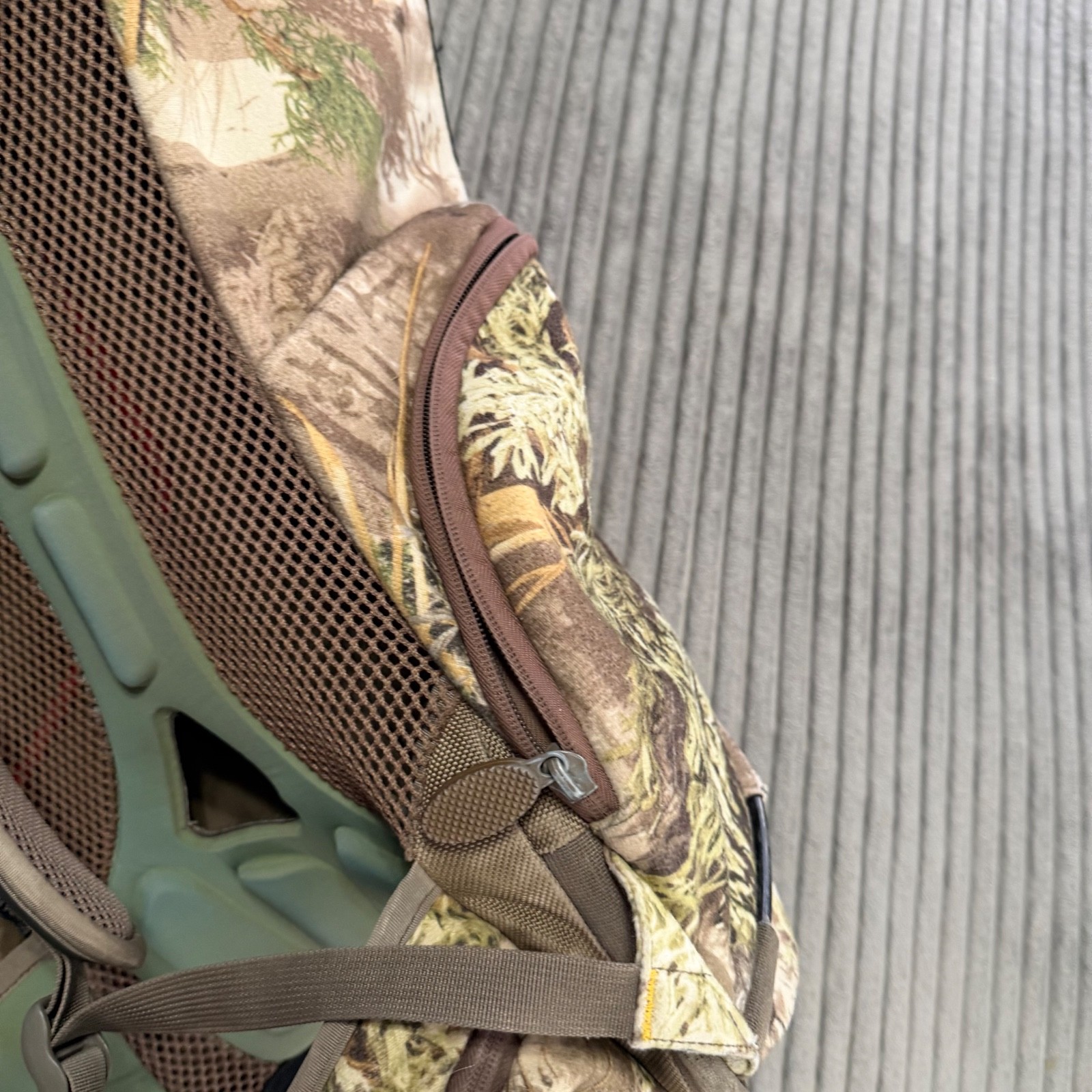 Badlands Reactor Hydration Backpack Camo Air Track Hunting/Hiking Day Pack