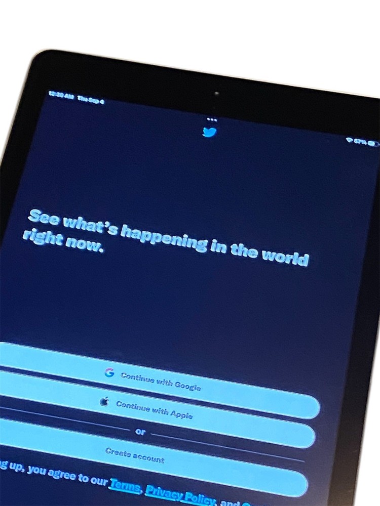 Apple iPad (9th Generation) 64GB -Original Twitter App