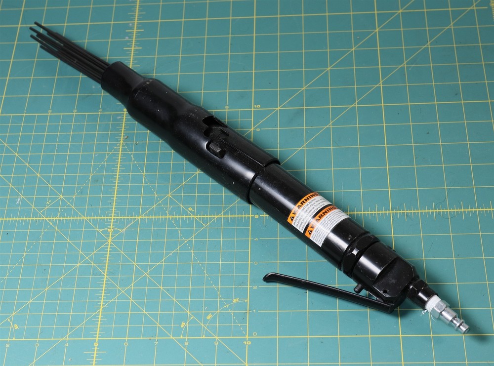 Untested Universal Tool 4600 BPM 90 PSI MAX Pneumatic Needle Scaler UT8635