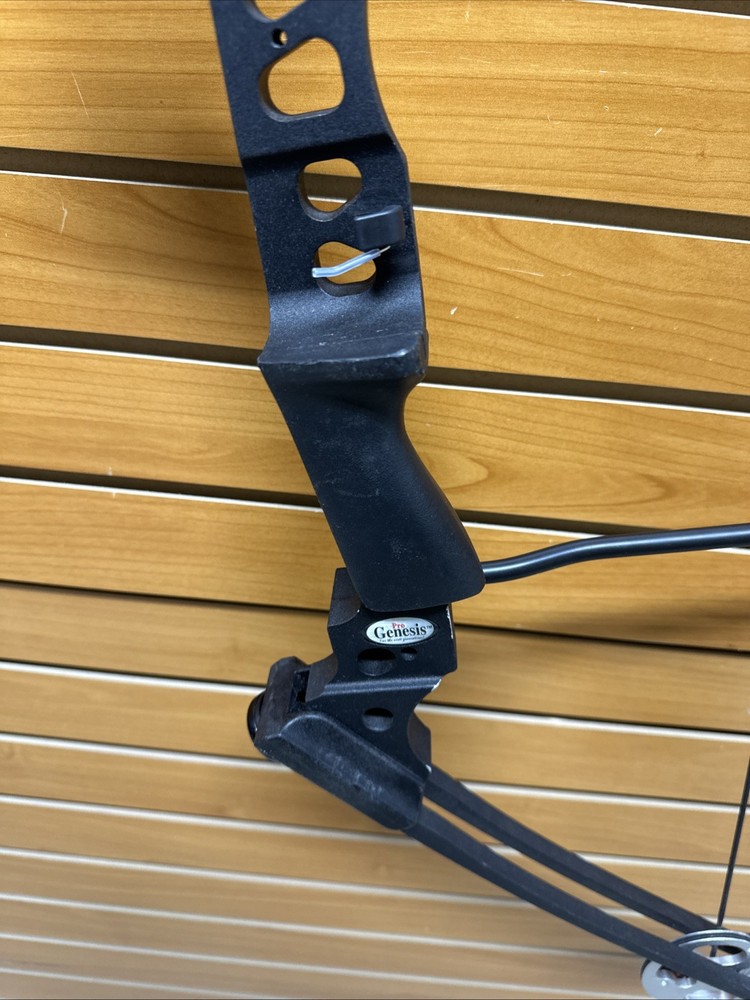 Genesis Pro Compound Bow - 25# Max - RH
