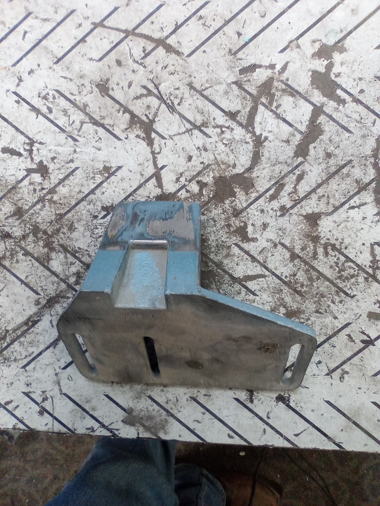 Peterbilt Support-Upper Hood | 13-04709R