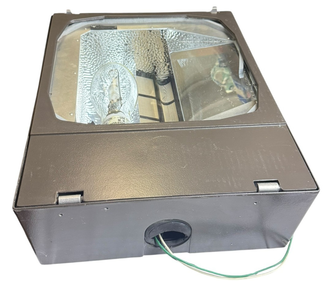 Cooper Lighting 400W Metal Halide Wall Pack Outdoor Fixture 208V MH