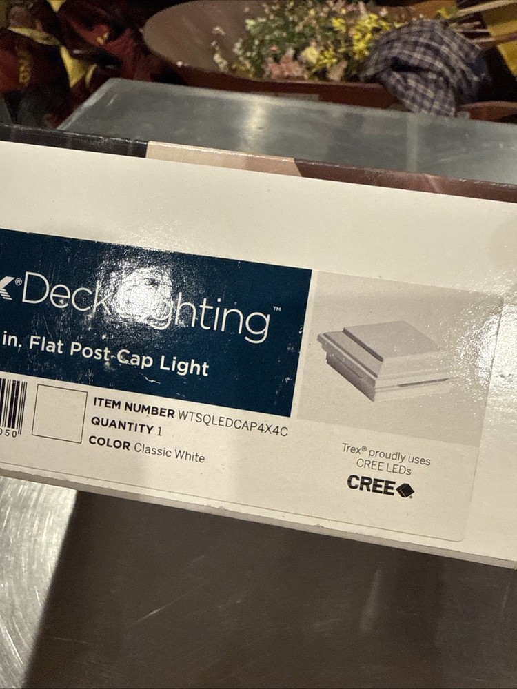 NEW TREX TRANSCEND  LIGHTED  LED DECKPOST CAP LIGHT  - WHITE- WTSQLEDCAP4x4C
