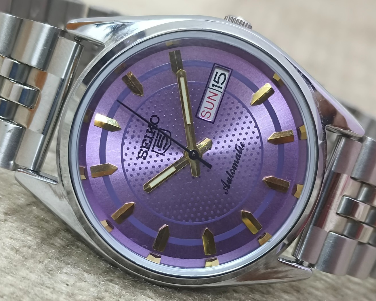 Vintage Seiko 5 Purple Automatic 17 Jewels Day/Date Japan Men's Wrist Watch 6309
