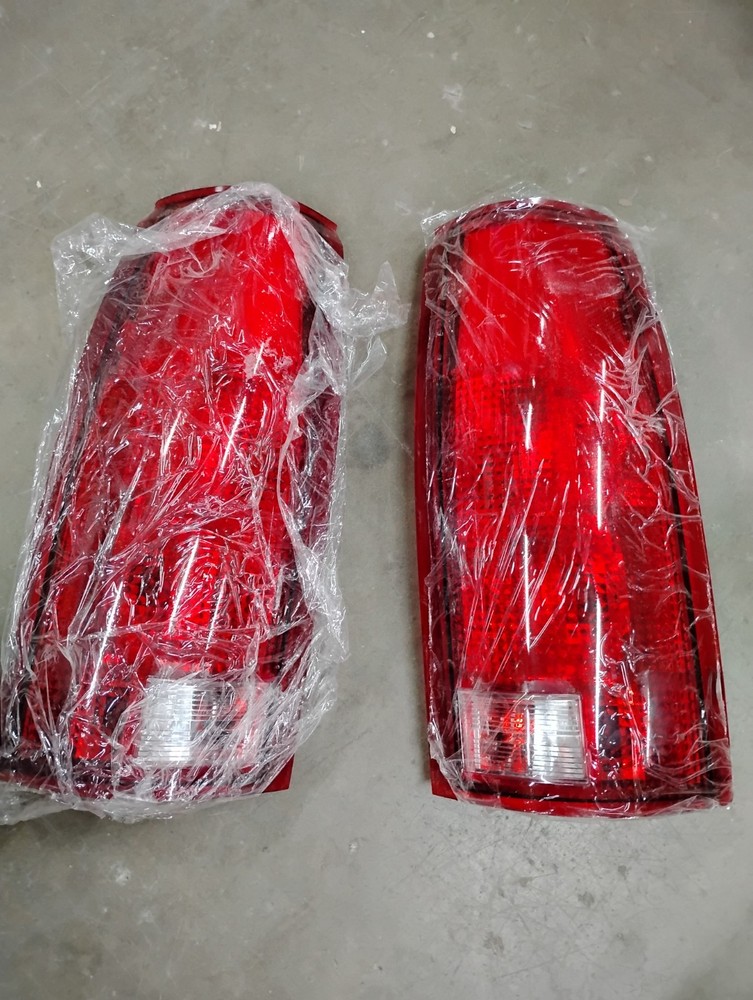1989-2001 Chevrolet Silverado tail lights