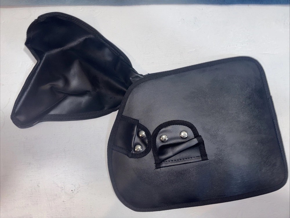 Replacement storage bag for a 3-wheel rollator walker.