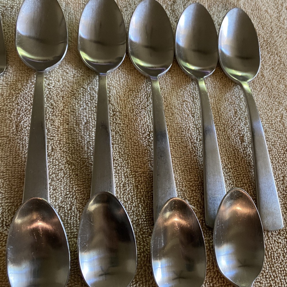 Oneida Samson? 24 Piece Everyday Flatware Set, Stainless. Assorted