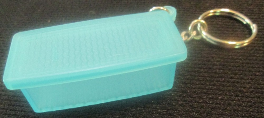 VINTAGE TUPPERWARE MINI GREEN FRIDGESMART KEYCHAIN