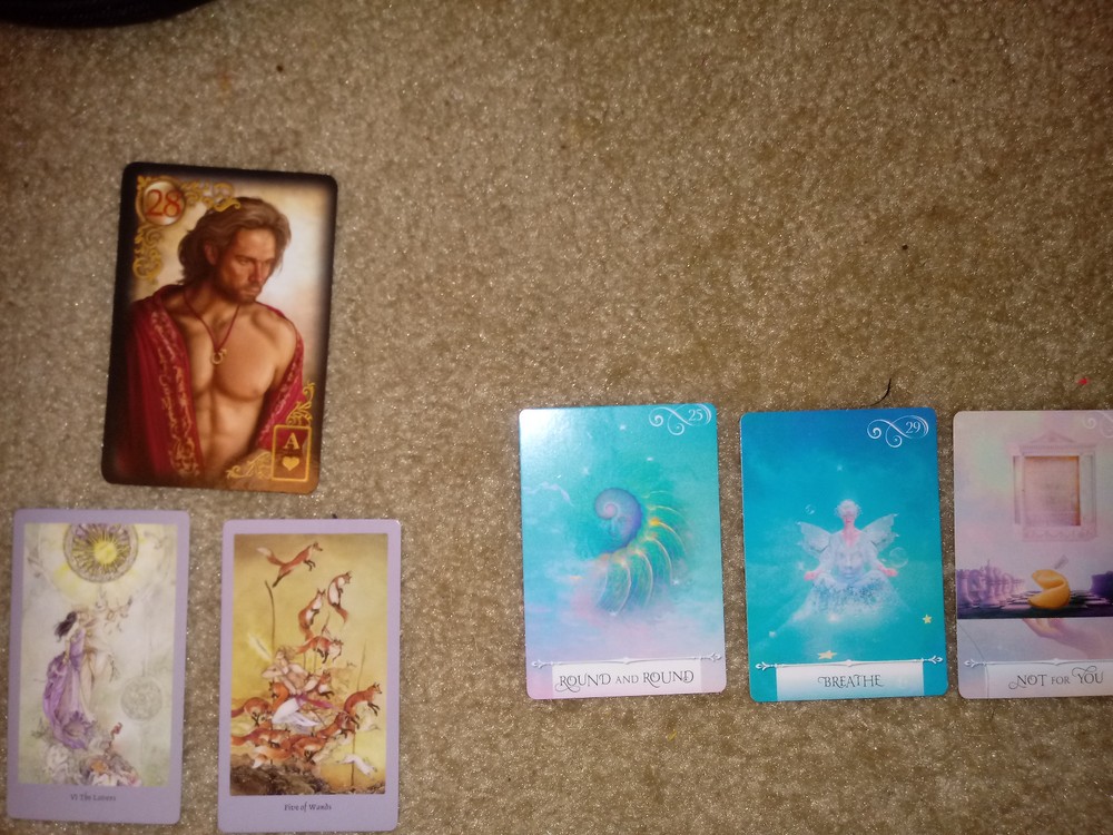 Yes/No Tarot card reading