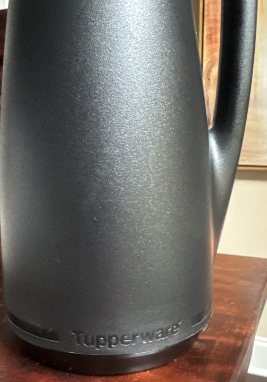 Tupperware ThermoTup black thermal pitcher carafe 1L 900mL hot or cold 12hrs New